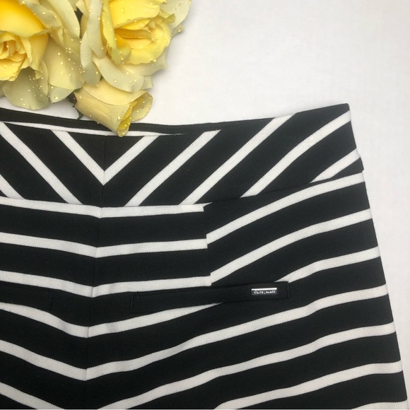⭐️NEW⭐️White House Black Market (WHBM) Classic Black & White Stripe Knit Short - Picture 8 of 11